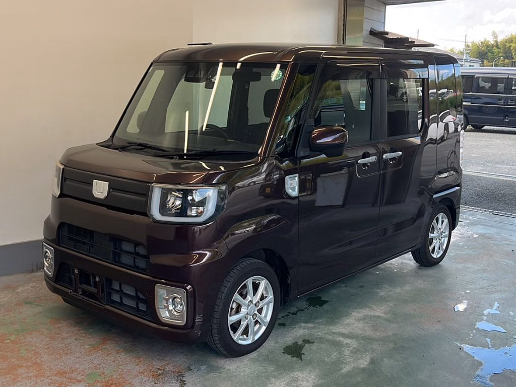 DAIHATSU WAKE