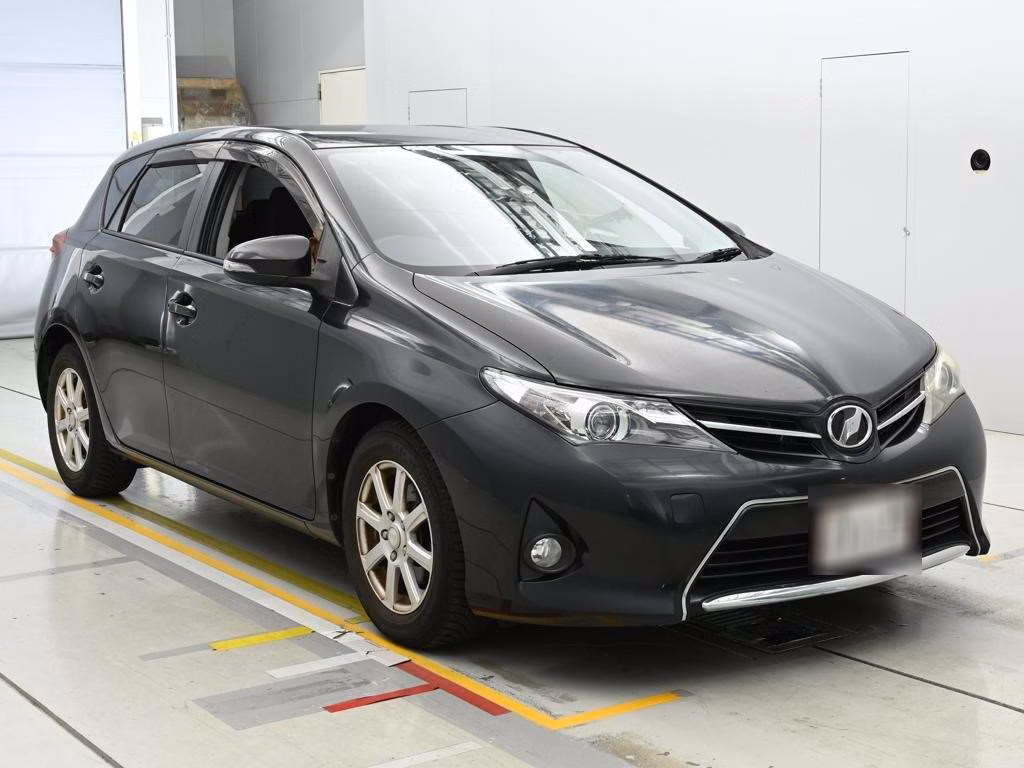 TOYOTA AURIS