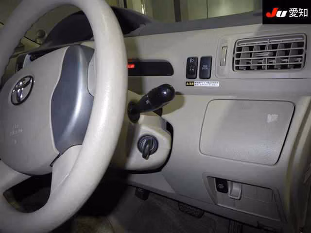 TOYOTA RAUM