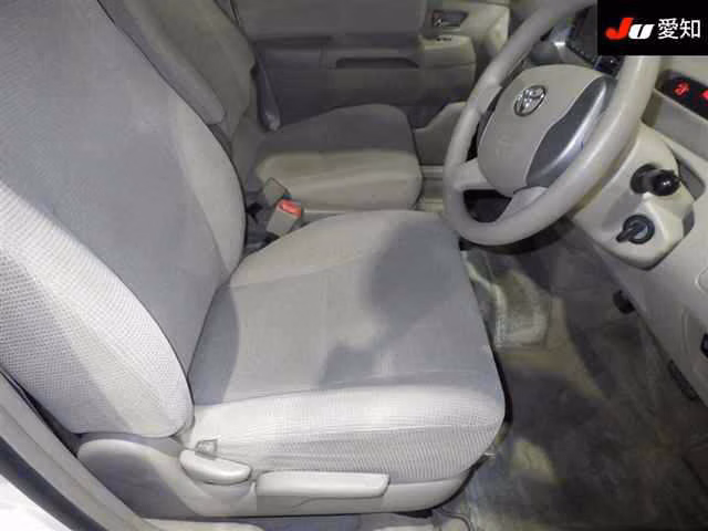 TOYOTA RAUM