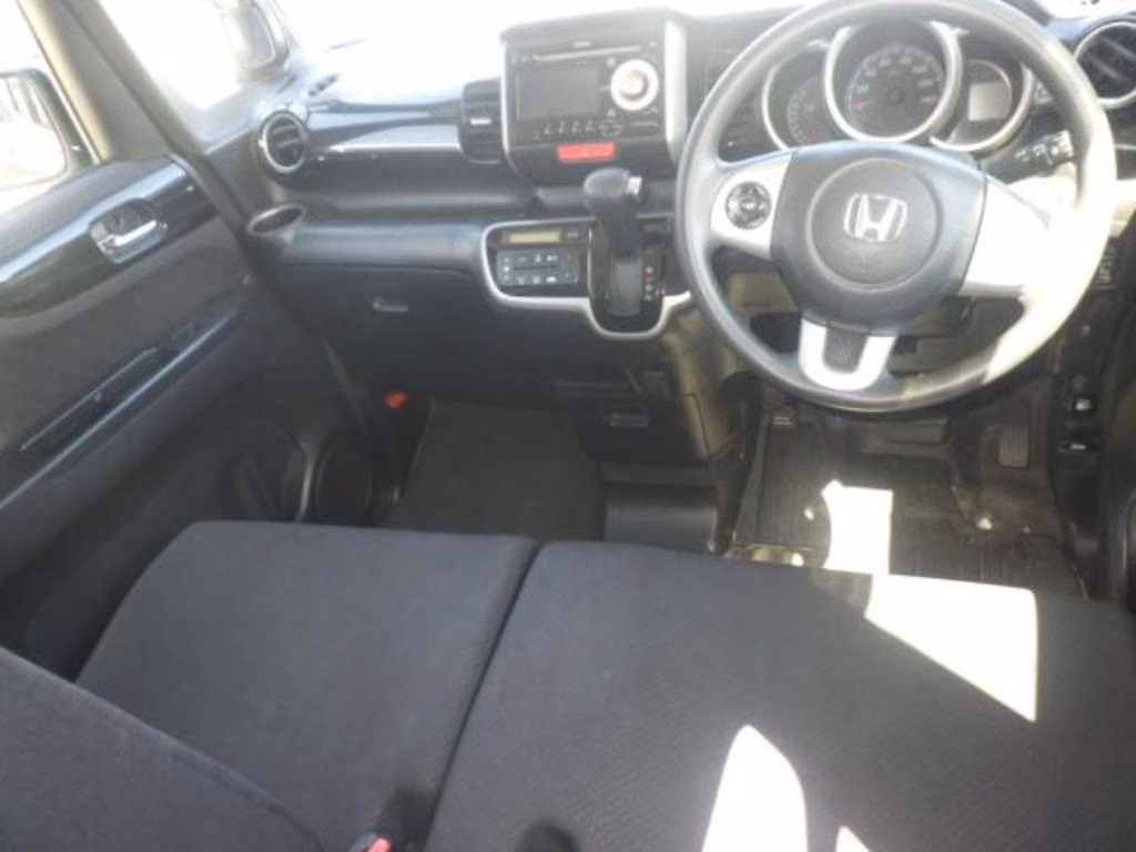 HONDA N-BOX