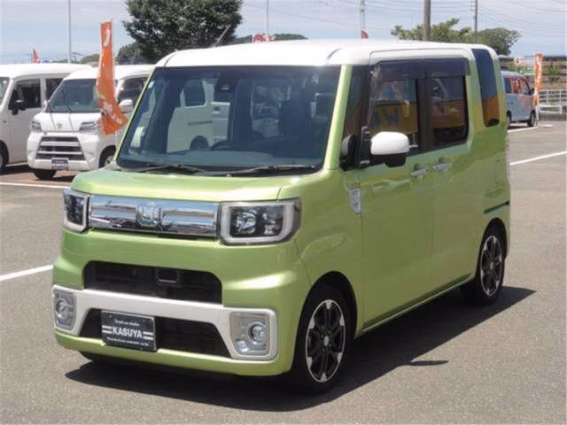 DAIHATSU WAKE