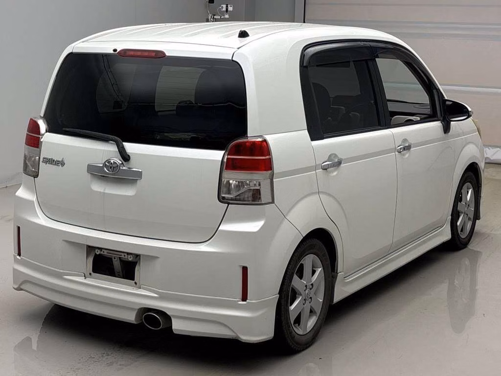 TOYOTA SPADE