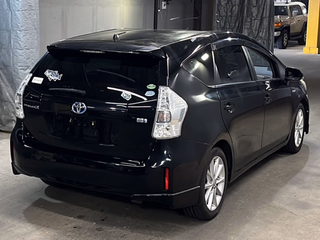 TOYOTA PRIUS ALPHA