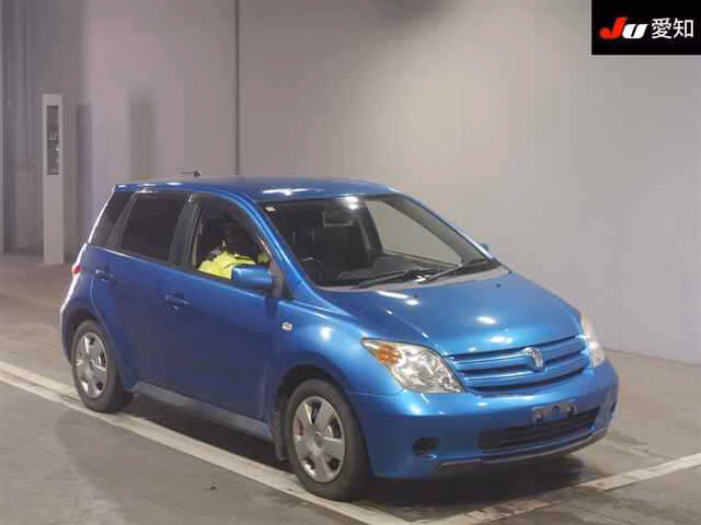 TOYOTA IST