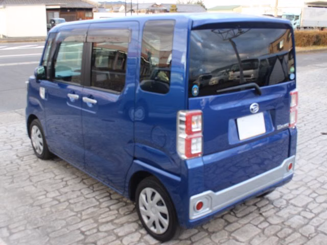 DAIHATSU WAKE