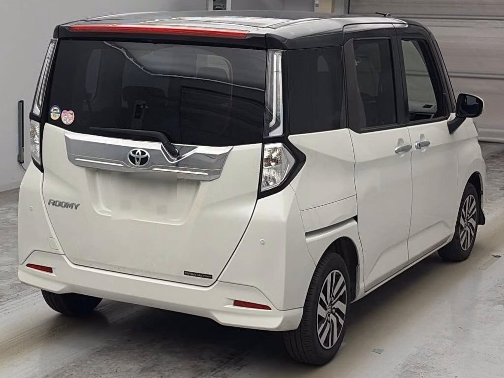 TOYOTA ROOMY