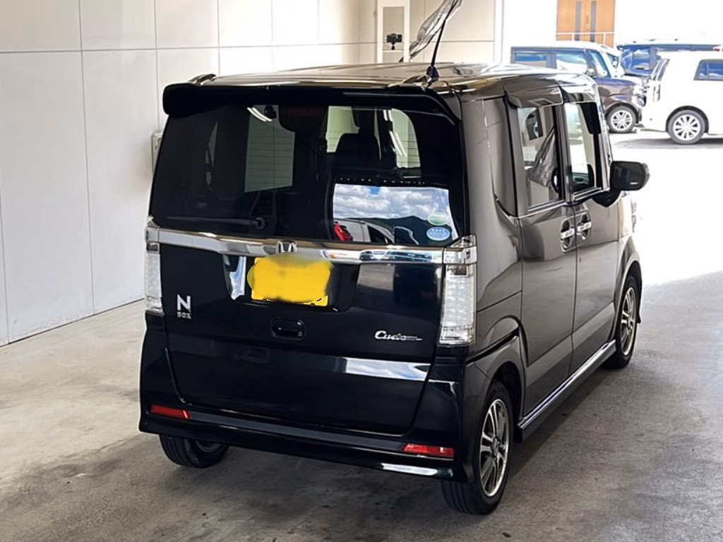 HONDA N-BOX