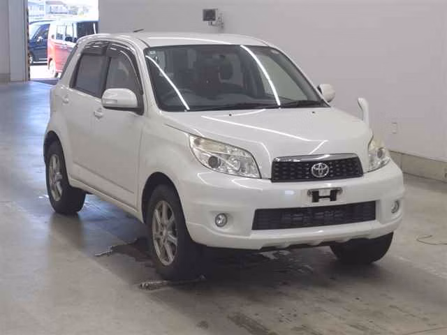 TOYOTA RUSH