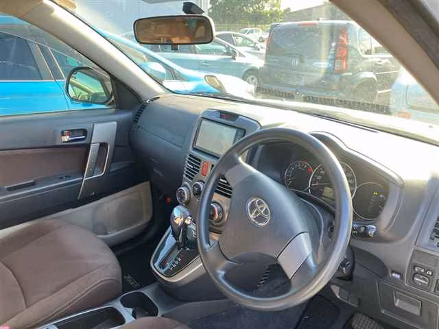 TOYOTA RUSH