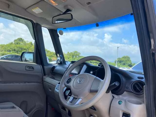 HONDA N-BOX