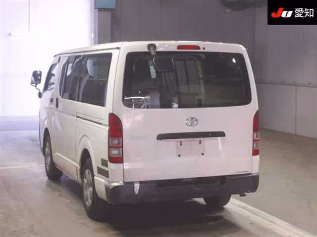 TOYOTA REGIUS ACE