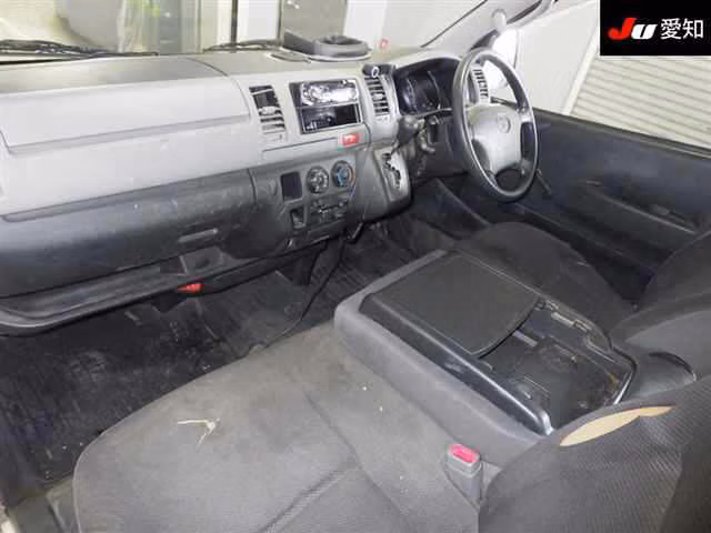 TOYOTA REGIUS ACE
