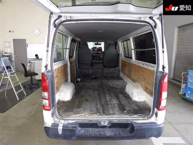 TOYOTA REGIUS ACE