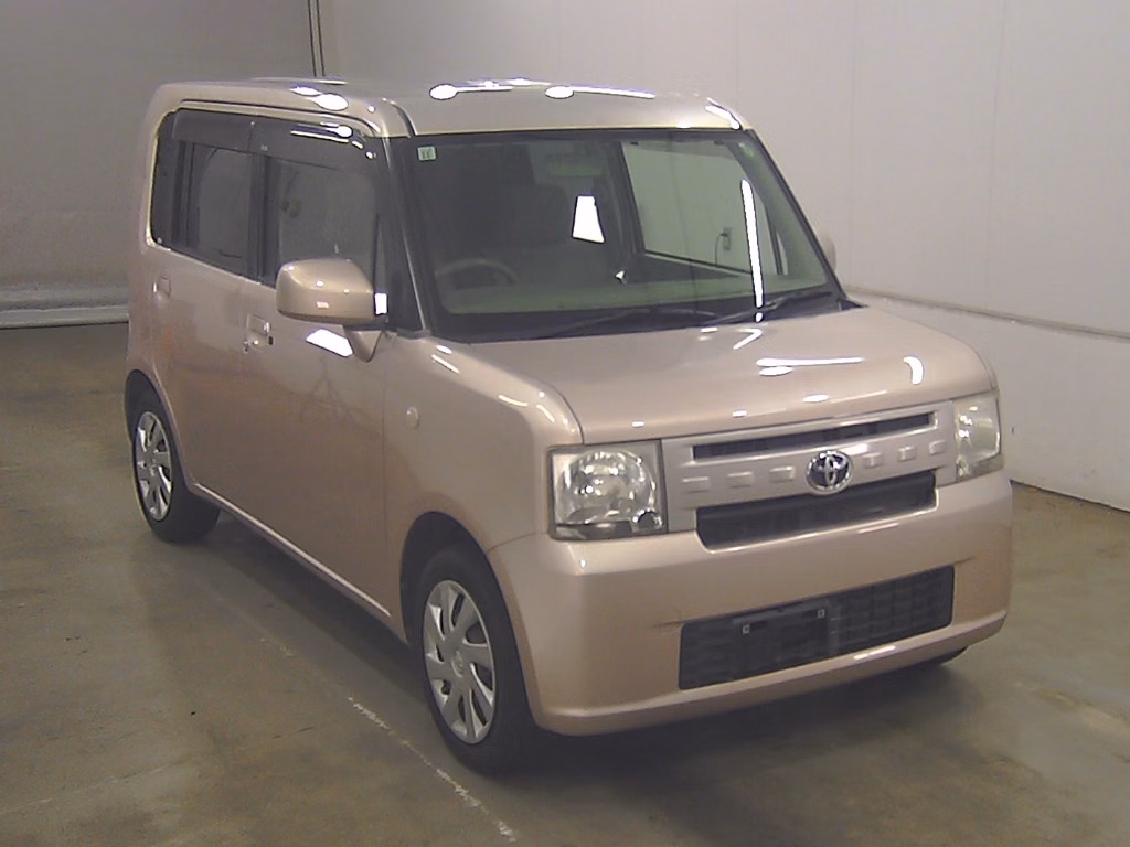 TOYOTA PIXIS SPACE