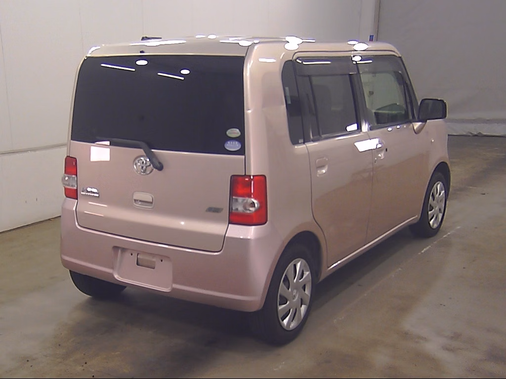 TOYOTA PIXIS SPACE