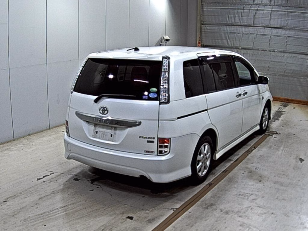 TOYOTA ISIS