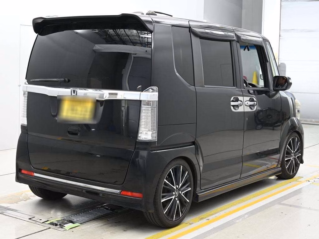 HONDA N-BOX
