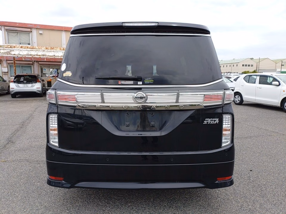 NISSAN ELGRAND