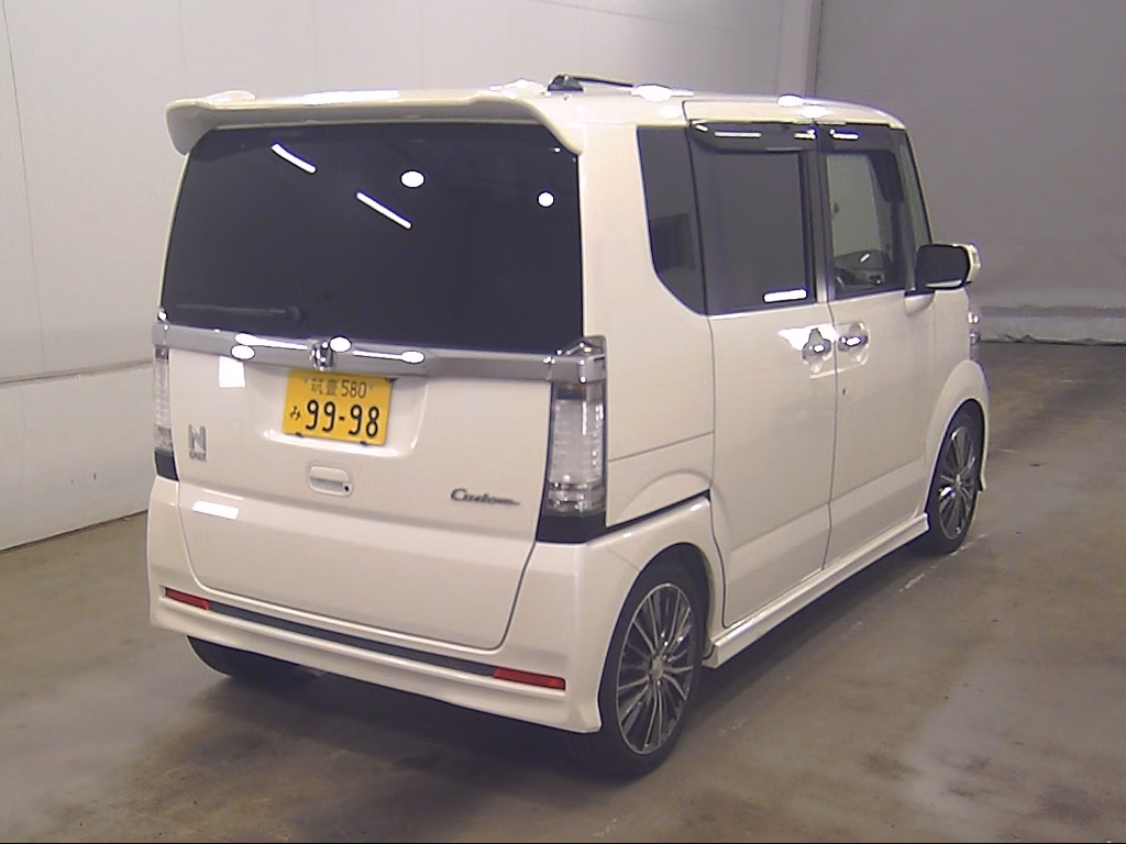 HONDA N-BOX