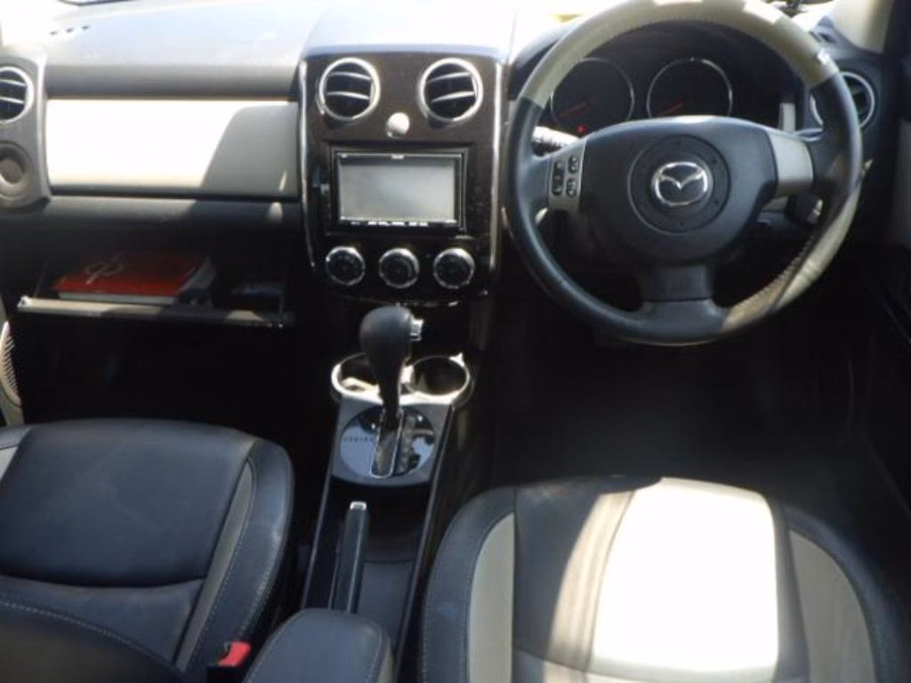 MAZDA VERISA