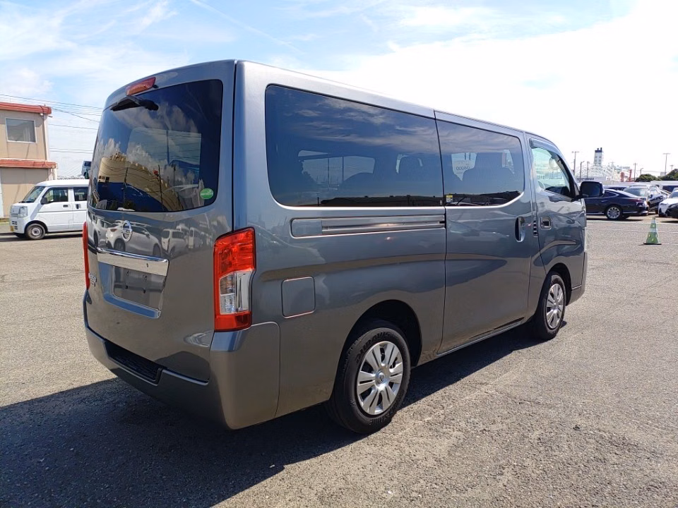 NISSAN NV350 CARAVAN