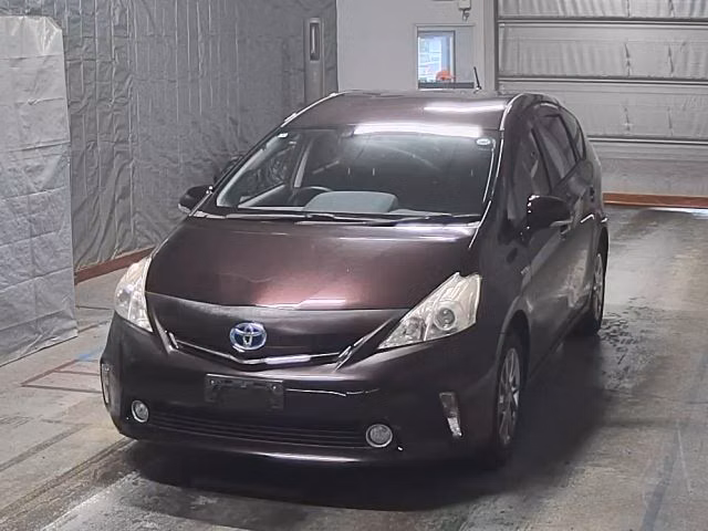 TOYOTA PRIUS ALPHA