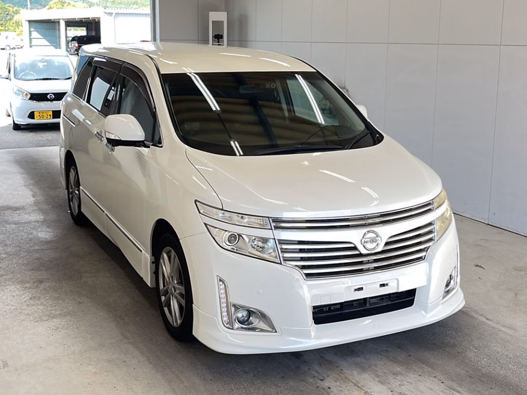 NISSAN ELGRAND