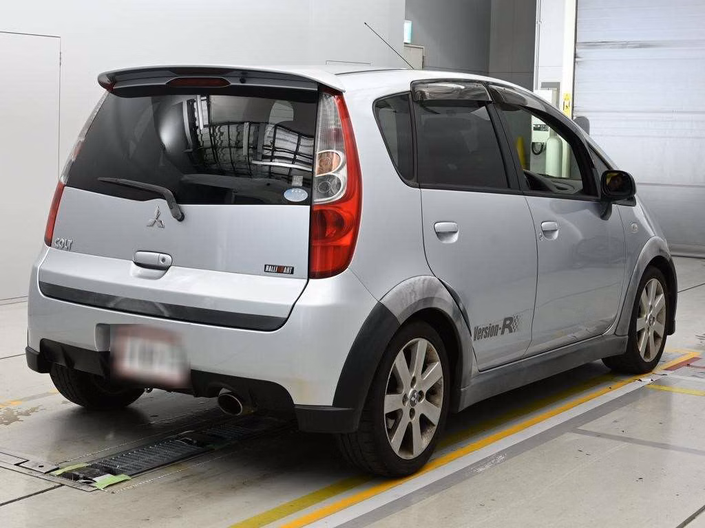 MITSUBISHI COLT