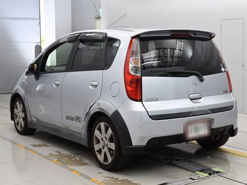 MITSUBISHI COLT