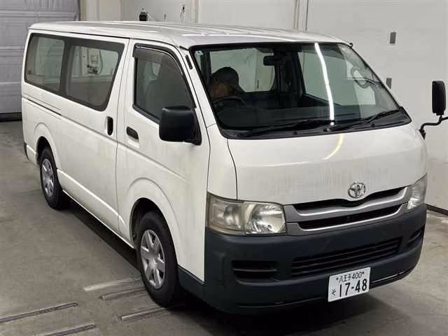 TOYOTA REGIUS ACE