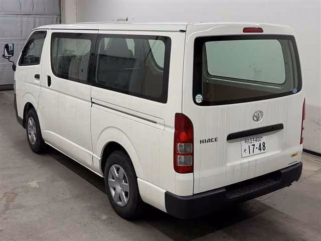 TOYOTA REGIUS ACE