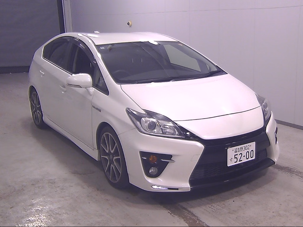 TOYOTA PRIUS