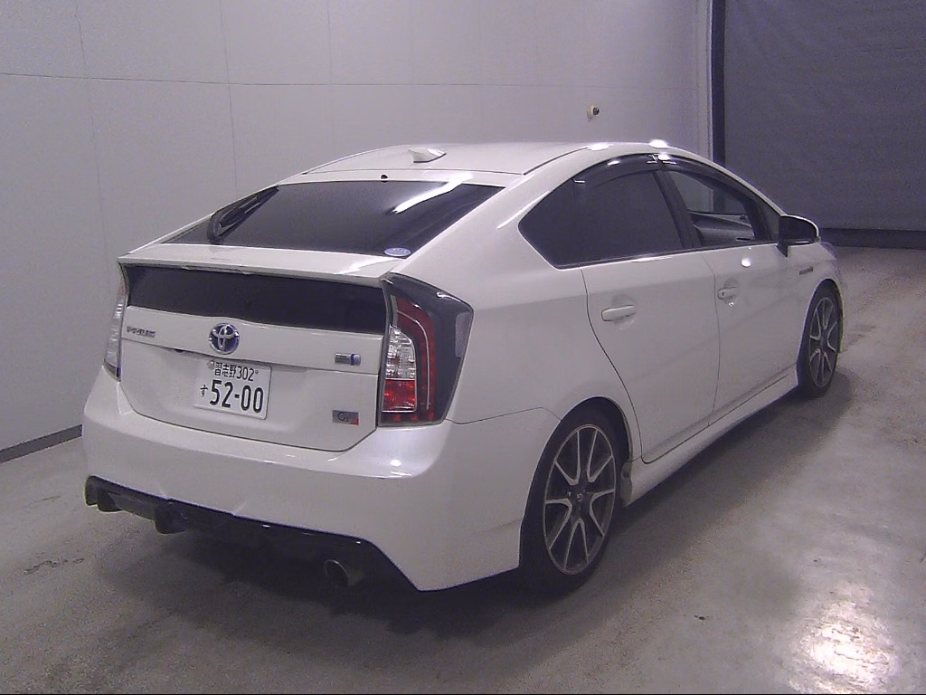 TOYOTA PRIUS