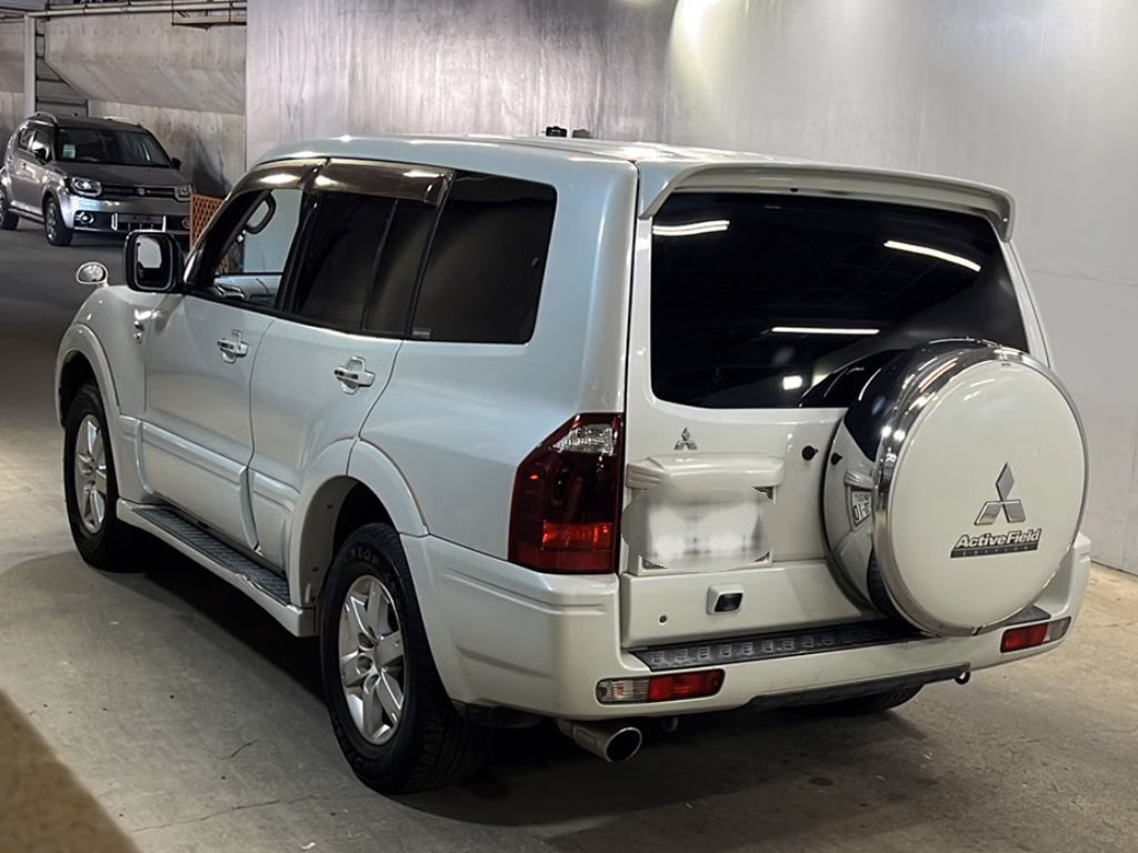 MITSUBISHI PAJERO