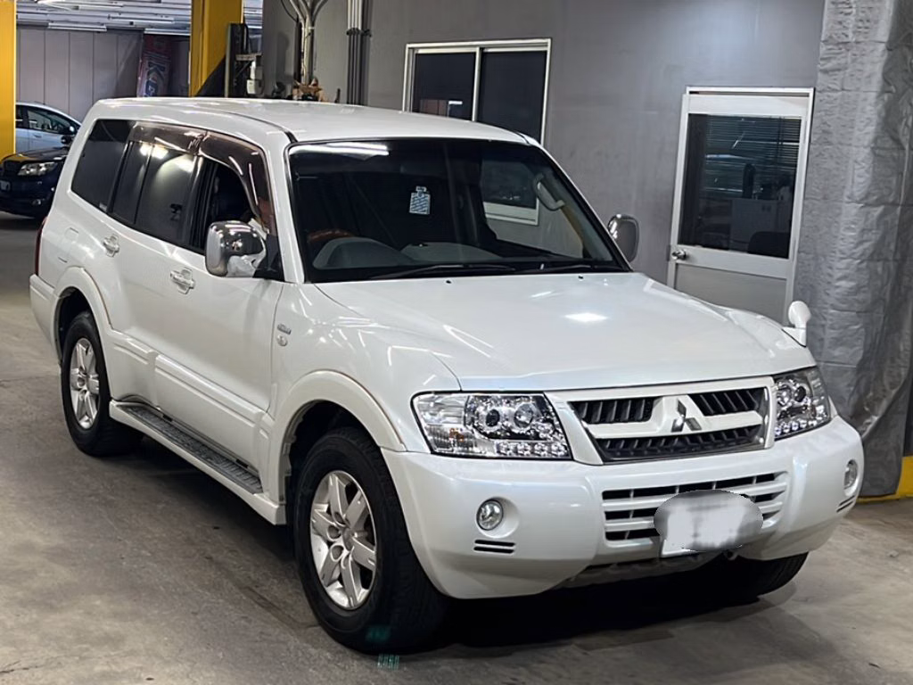 MITSUBISHI PAJERO
