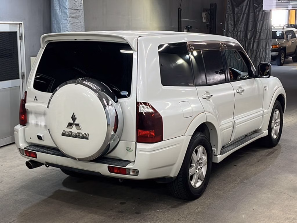 MITSUBISHI PAJERO