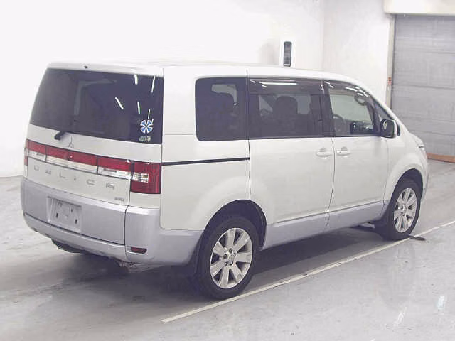MITSUBISHI DELICA D:5