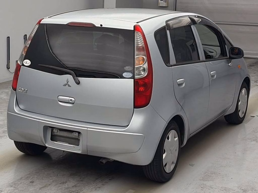 MITSUBISHI COLT