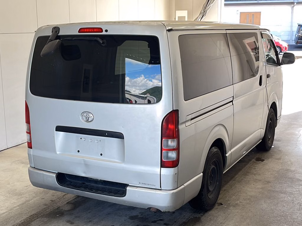 TOYOTA REGIUS ACE