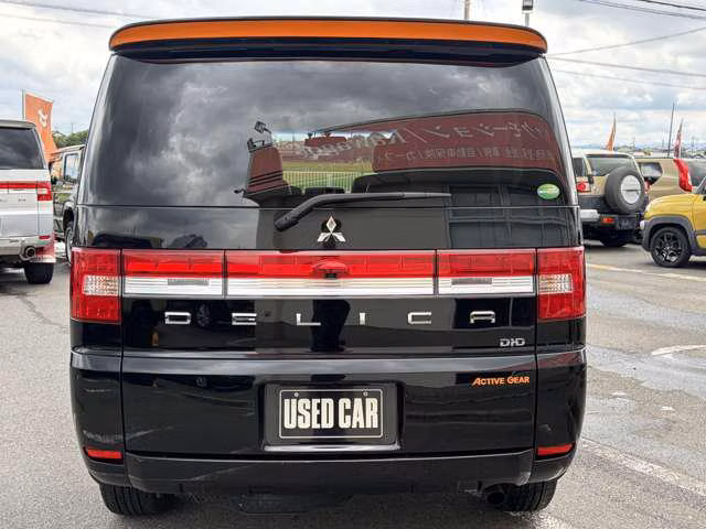 MITSUBISHI DELICA D:5