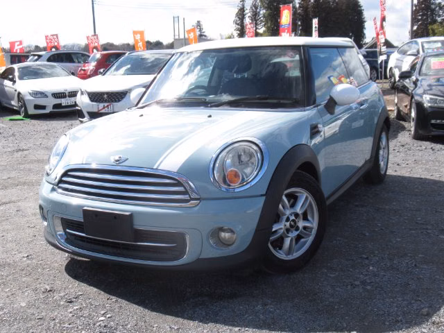 MINI HATCH
