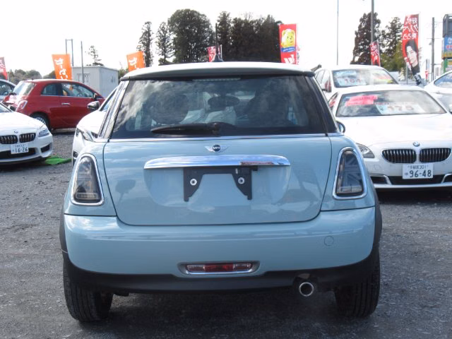 MINI HATCH