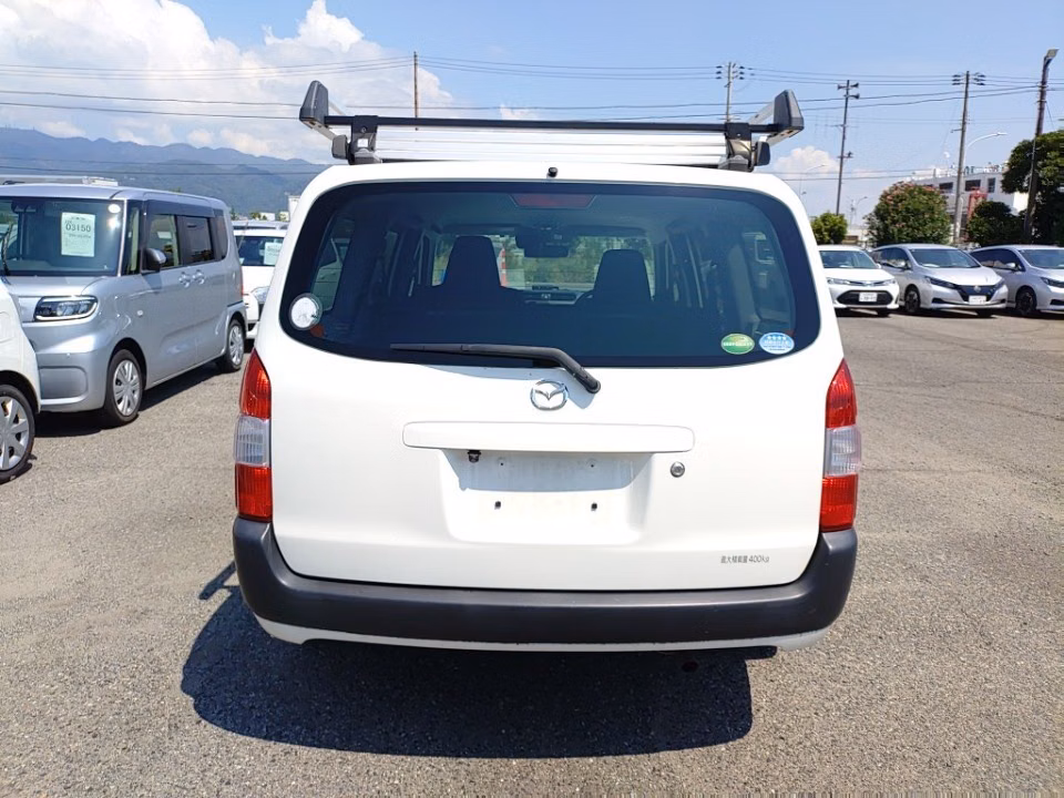 MAZDA FAMILIA