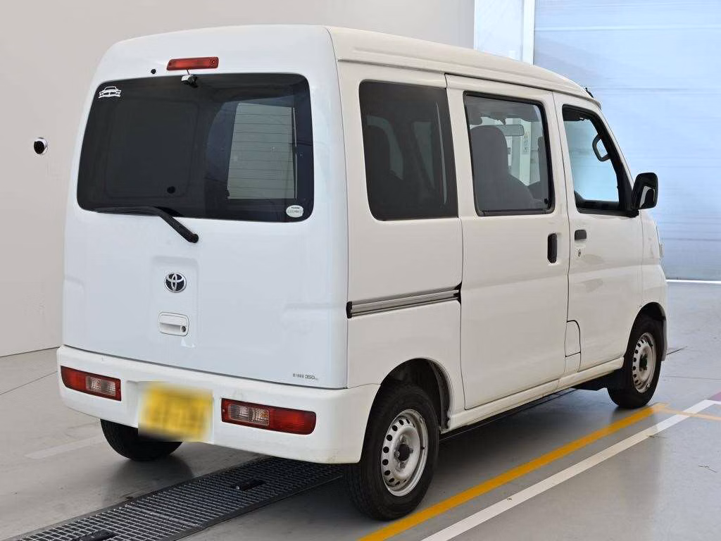 TOYOTA PIXIS VAN