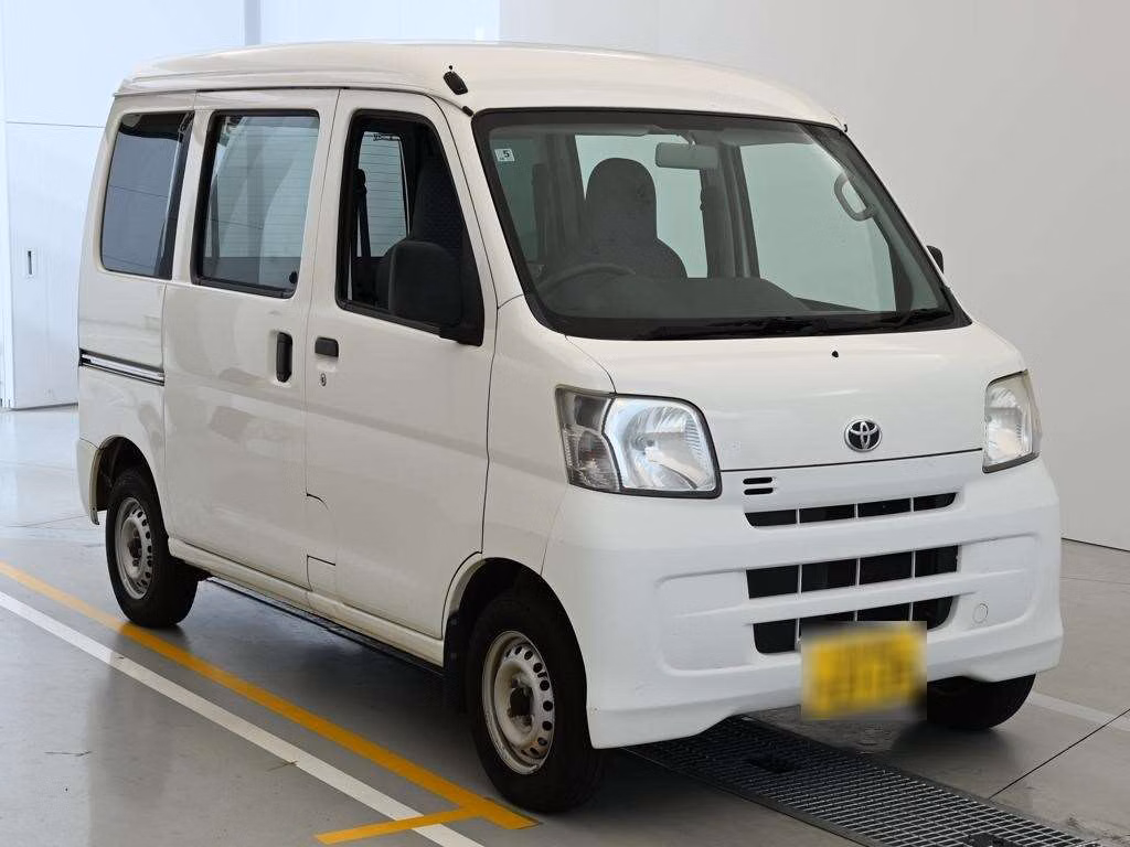 TOYOTA PIXIS VAN
