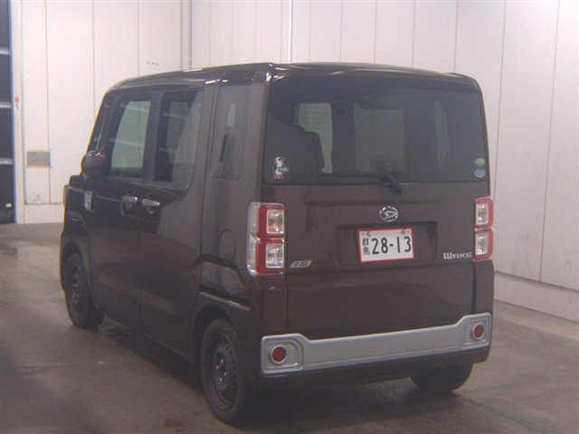 DAIHATSU WAKE