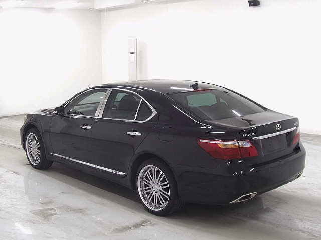 LEXUS LS600H