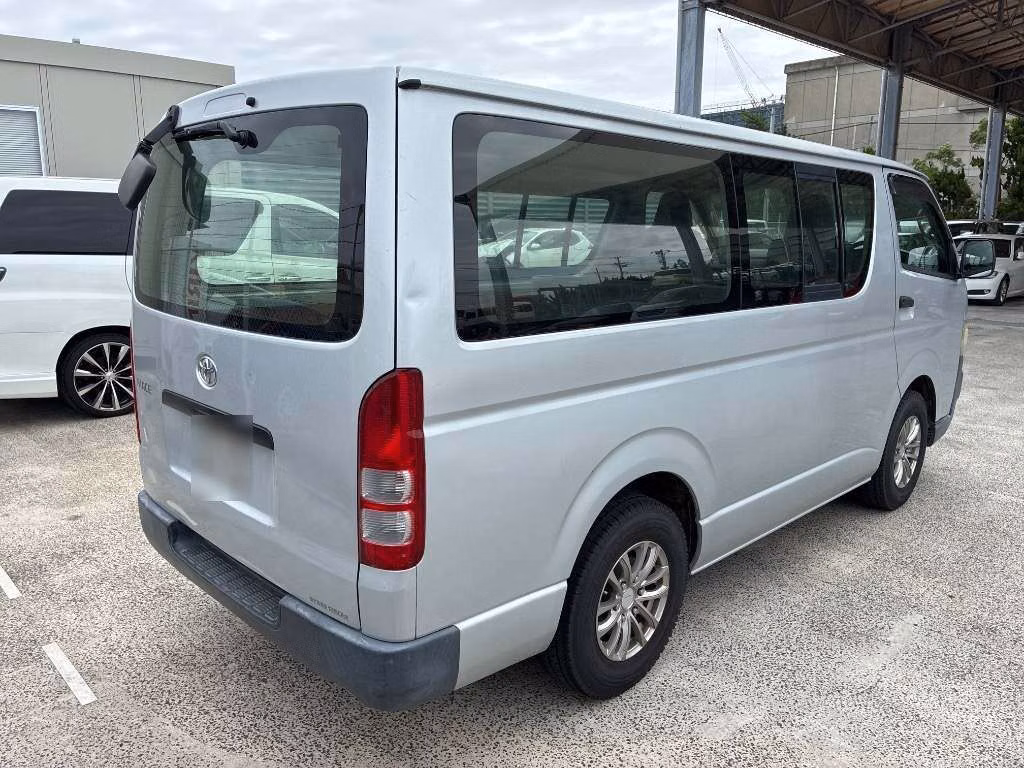 TOYOTA REGIUS ACE