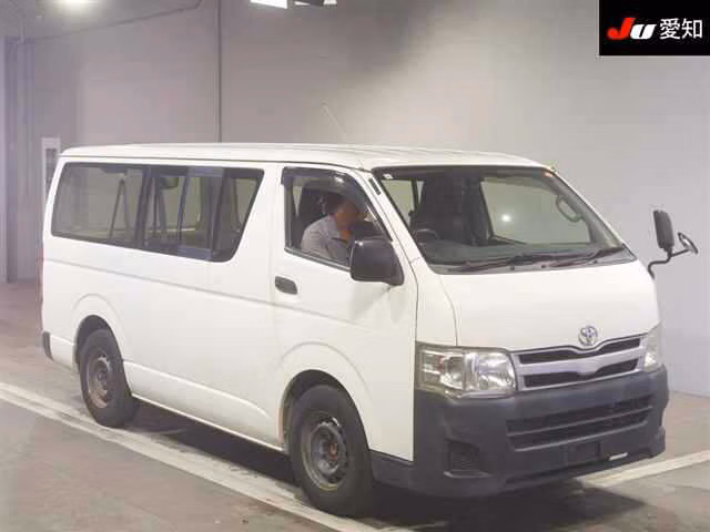 TOYOTA REGIUS ACE